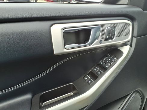 Used 2020 Ford Explorer Limited image 9