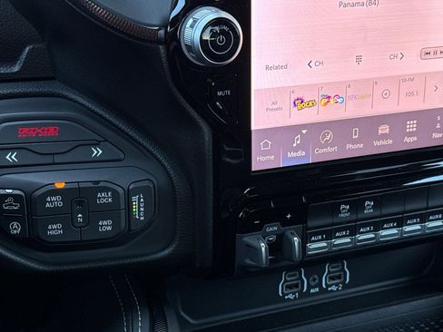 Used 2025 RAM 1500 RHO image 21