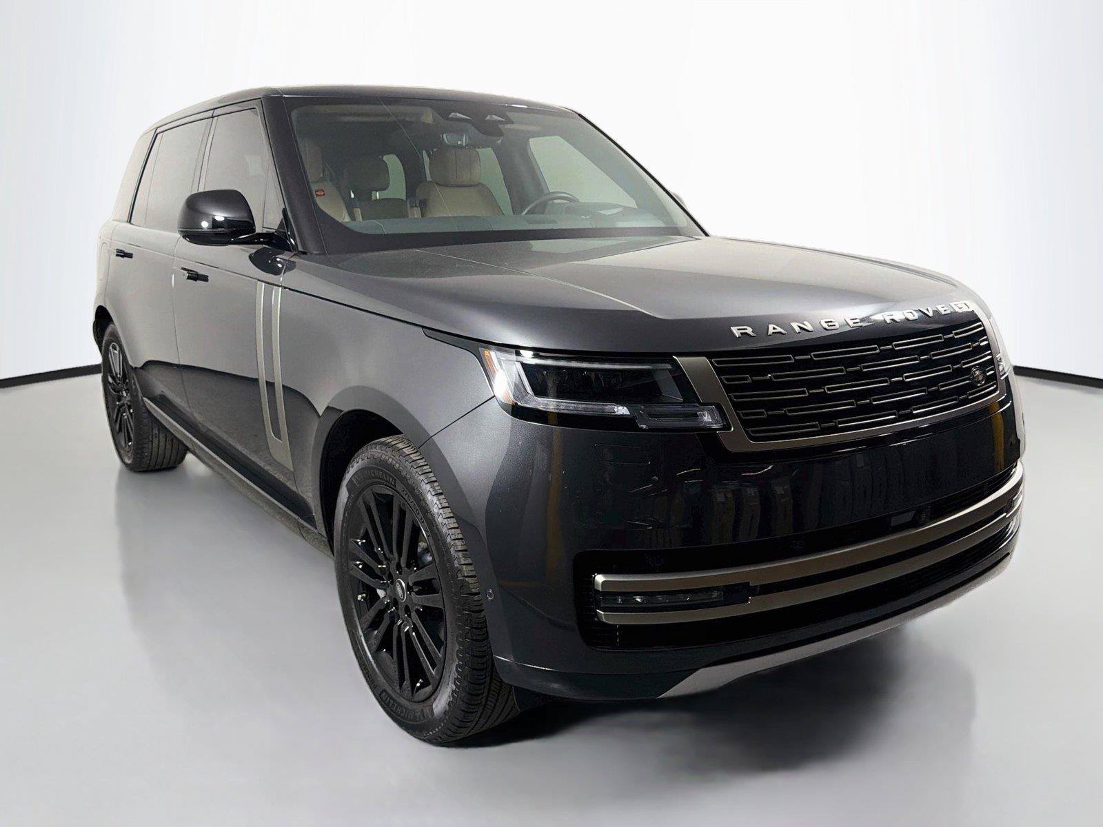 Used 2024 Land Rover Range Rover Long Wheelbase SE AWD/4WD image 3