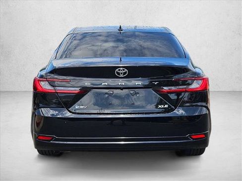 Used 2025 Toyota Camry XLE FWD image 7