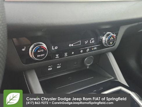 Used 2025 Mitsubishi Outlander SE FWD image 26