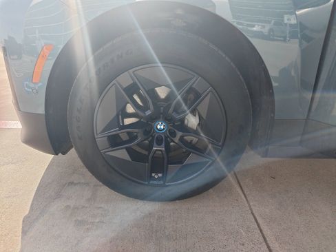 Used 2024 BMW iX xDrive50 w/ Premium Package image 30