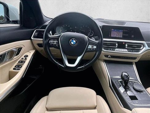 Used 2018 BMW 320i Sedan RWD image 7