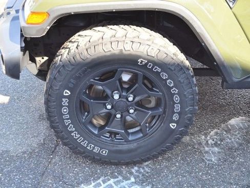 Used 2021 Jeep Gladiator Willys image 13