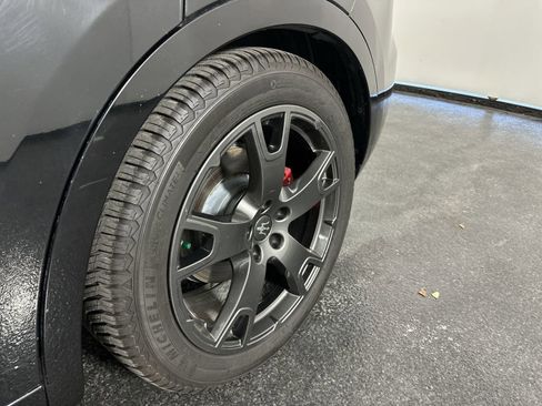 Used 2019 Maserati Levante image 14