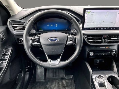 Used 2023 Ford Escape Platinum AWD/4WD image 2