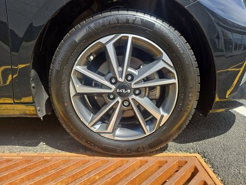 Used 2023 Kia Forte LXS image 5