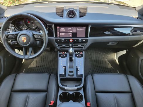 Used 2024 Porsche Macan image 12
