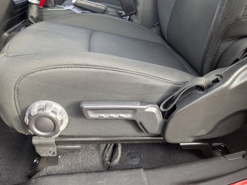 Used 2021 Jeep Wrangler Sport image 24