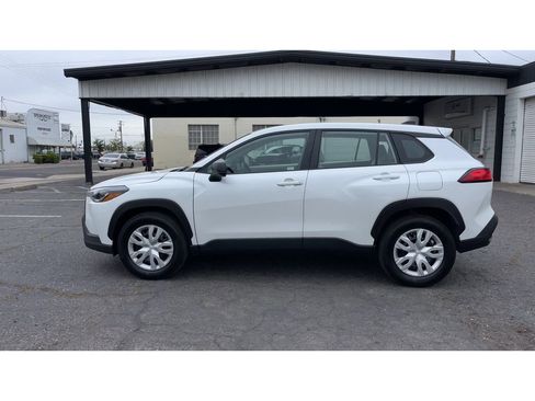 Used 2024 Toyota Corolla Cross L image 8