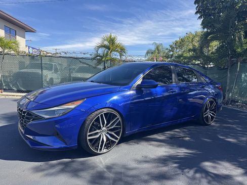 Used 2022 Hyundai Elantra SEL image 4
