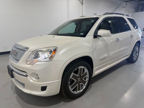 Used 2012 GMC Acadia Denali image 2