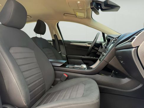 Used 2020 Ford Fusion SE FWD image 13
