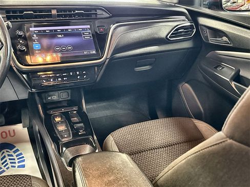 Used 2022 Chevrolet Bolt EUV LT w/ Comfort Package image 26