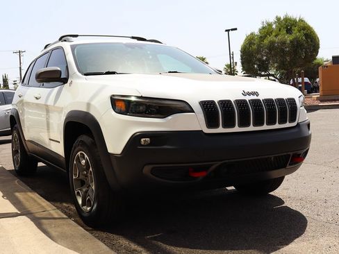 Used 2021 Jeep Cherokee Trailhawk w/ Premium Leather Package AWD/4WD image 18