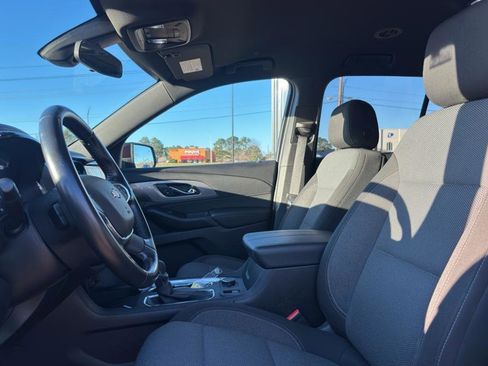 Used 2022 Chevrolet Traverse LT FWD image 10