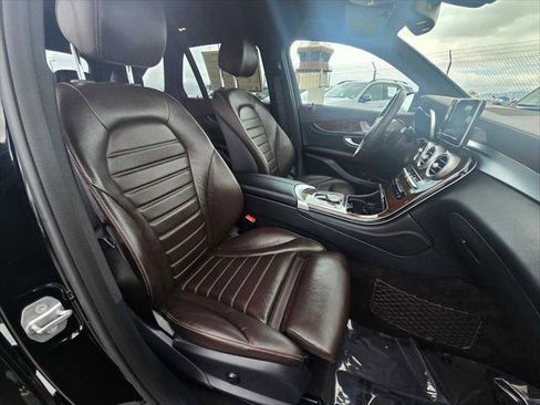 Used 2018 Mercedes-Benz GLC 300 4MATIC image 10