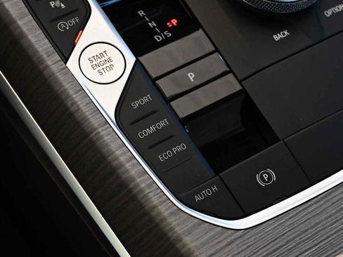 New 2026 BMW 330i Sedan w/ M Sport Package image 29