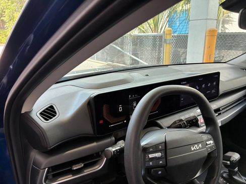 Used 2025 Kia K4 FWD image 35