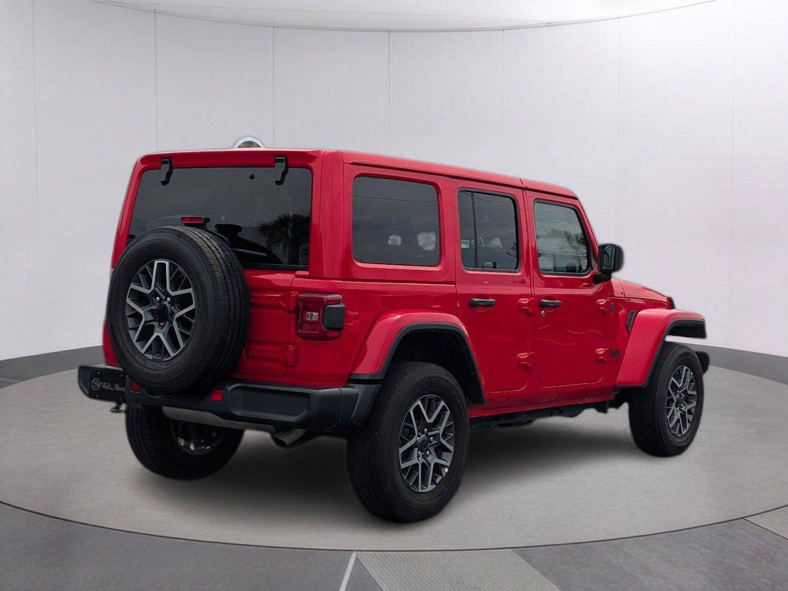Used 2025 Jeep Wrangler Unlimited Sahara AWD/4WD image 5