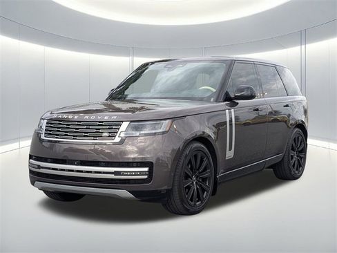 Used 2024 Land Rover Range Rover Autobiography image 2