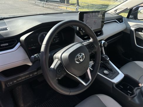 Used 2024 Toyota RAV4 Limited AWD/4WD image 16