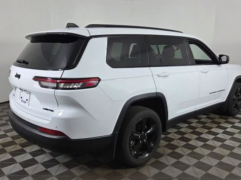 Used 2023 Jeep Grand Cherokee L Limited w/ Black Appearance Package AWD/4WD image 9