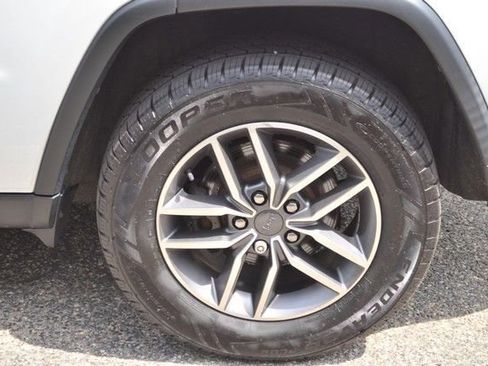 Used 2020 Jeep Grand Cherokee Limited w/ Premium Lighting Group AWD/4WD image 12