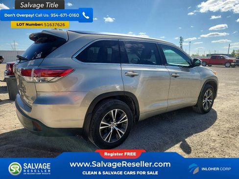 Used 2016 Toyota Highlander XLE AWD/4WD image 4