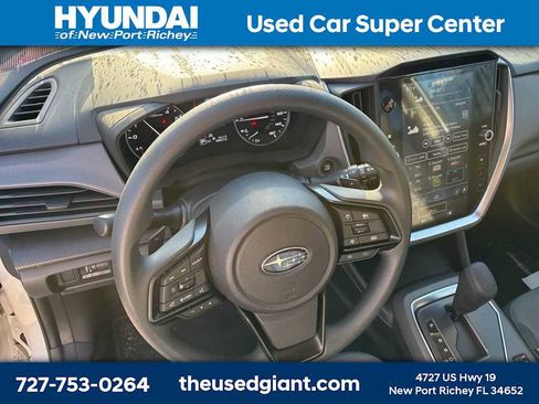 Used 2025 Subaru Crosstrek 2.0i Premium image 12