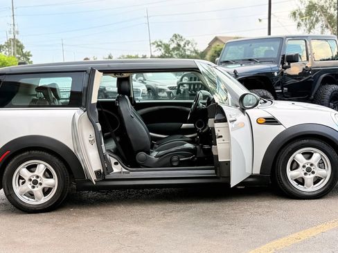 Used 2011 MINI Cooper Clubman FWD image 8