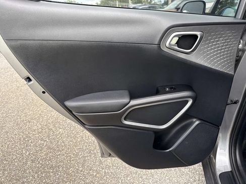 Used 2023 Kia Soul S FWD image 12