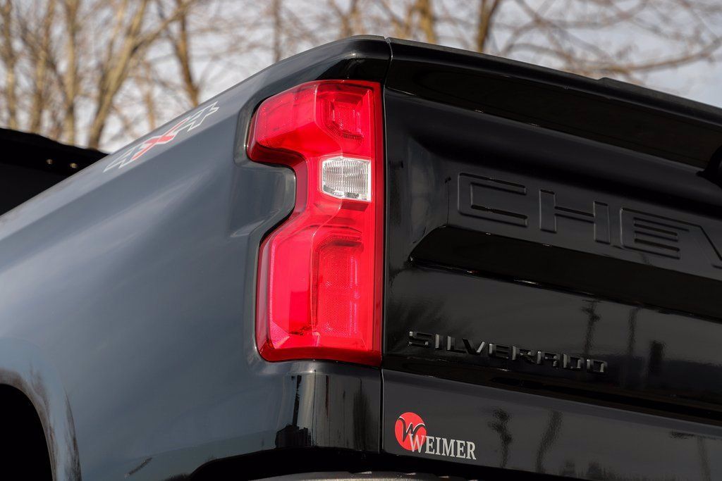 Used 2019 Chevrolet Silverado 1500 RST AWD/4WD image 6