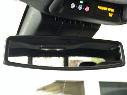 Used 2025 GMC Canyon AT4 w/ Technology Plus Package image 25