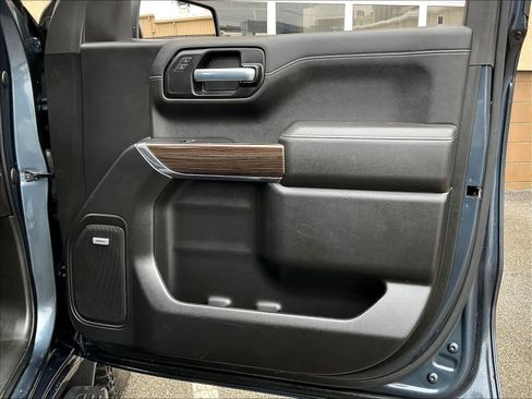 Used 2021 Chevrolet Silverado 1500 LT Trail Boss w/ Convenience Package II image 12
