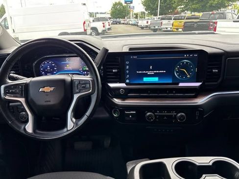 Used 2024 Chevrolet Silverado 3500 LT AWD/4WD image 16