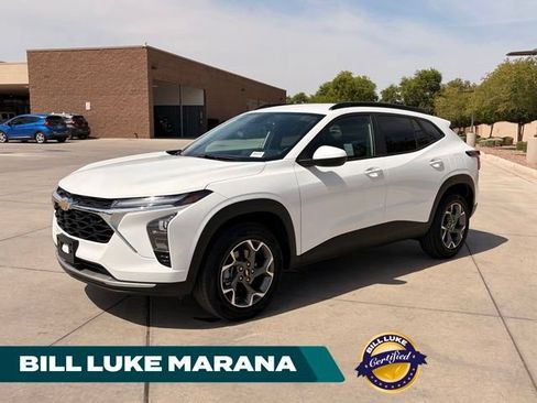 Used 2026 Chevrolet Trax LT FWD image 1