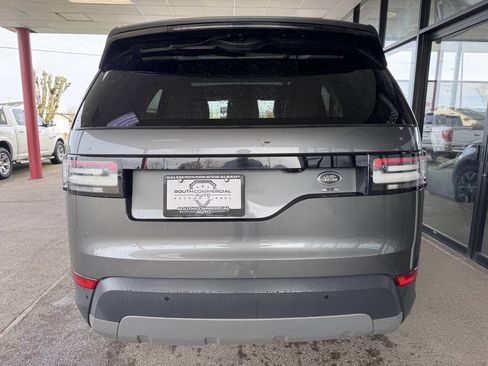 Used 2019 Land Rover Discovery SE image 5