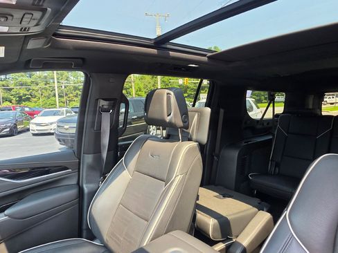 Used 2024 Cadillac Escalade ESV Sport w/ LPO, ONYX Package AWD/4WD image 9