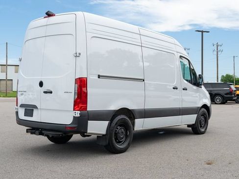 Used 2025 Mercedes-Benz Sprinter 2500 image 6