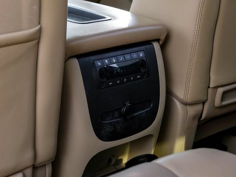 Used 2011 Chevrolet Tahoe LTZ RWD image 35