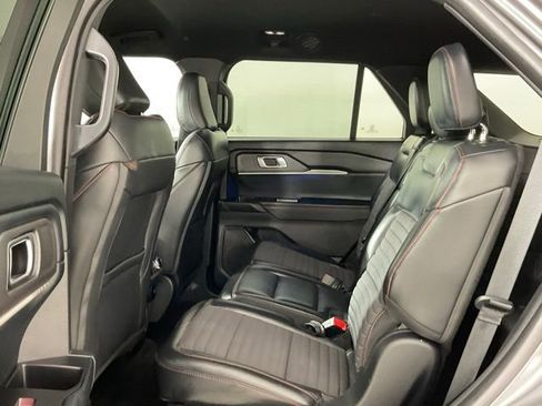 Used 2025 Ford Explorer ST-Line w/ Premium Package image 11