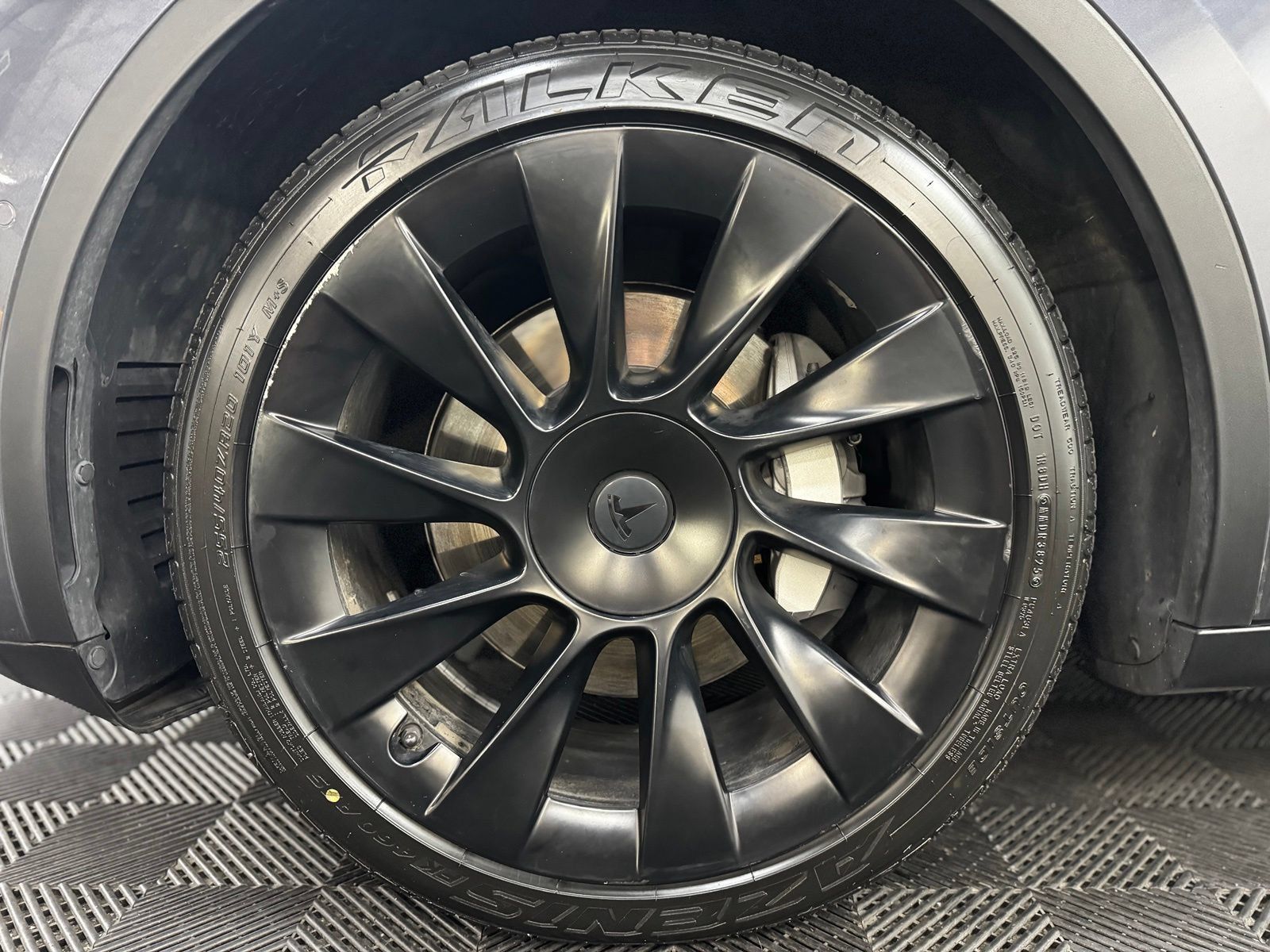 Used 2022 Tesla Model Y Long Range AWD/4WD image 7