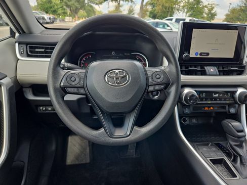 Used 2025 Toyota RAV4 XLE FWD image 13