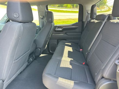 Used 2023 Chevrolet Silverado 1500 LT AWD/4WD image 9