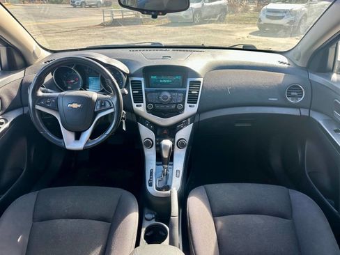 Used 2013 Chevrolet Cruze LT image 21