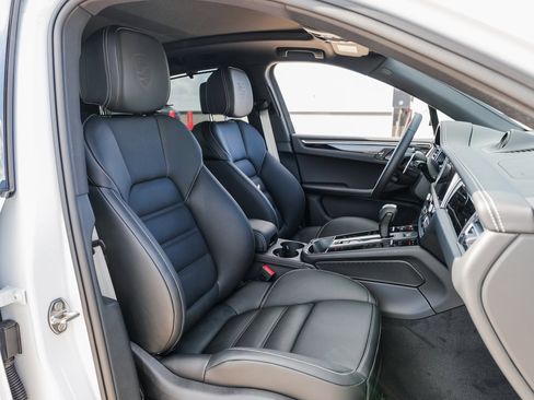 New 2025 Porsche Macan S image 28