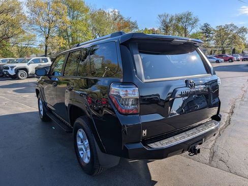 Certified 2022 Toyota 4Runner SR5 Premium w/ Moonroof Package AWD/4WD image 5