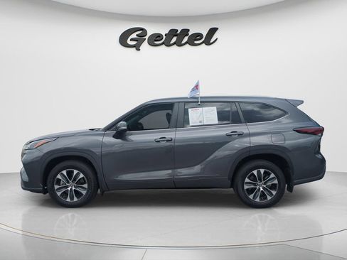 Used 2024 Toyota Highlander XLE AWD/4WD image 8