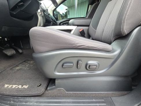 Used 2021 Nissan Titan SV w/ SV Convenience Package image 20